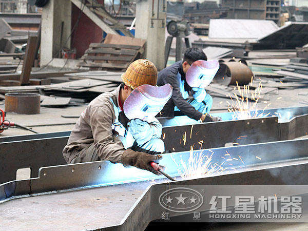 螢石錘式破碎機(jī)匠心做工、質(zhì)量過硬