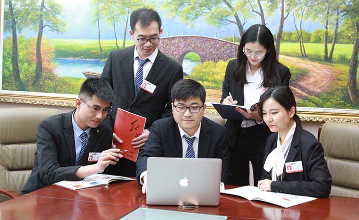 認(rèn)真商榷設(shè)計(jì)方案，為用戶提供更科學(xué)的投資方針