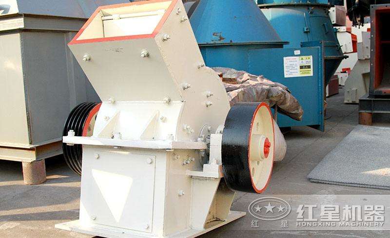 小型錘式破碎機，體積小，易移動