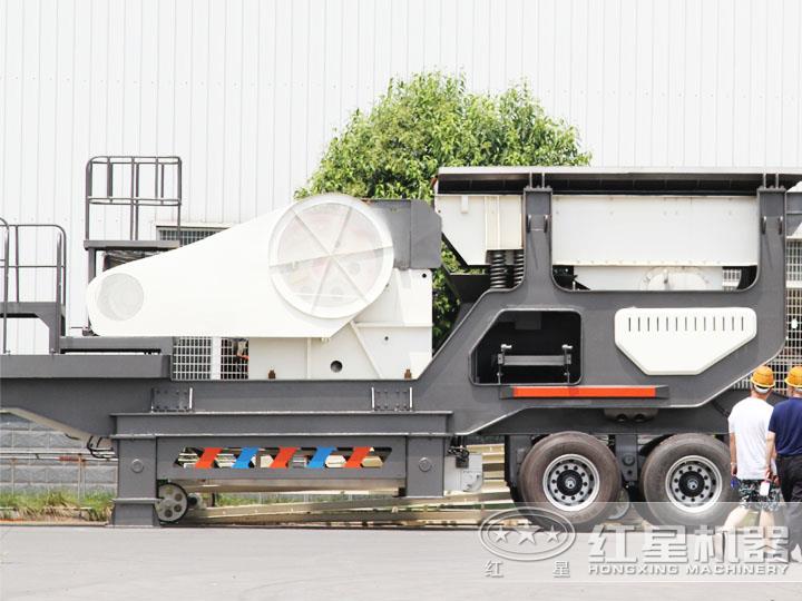 客戶到場參觀輪胎移動破，七大模塊，多種組合，滿足用戶需求