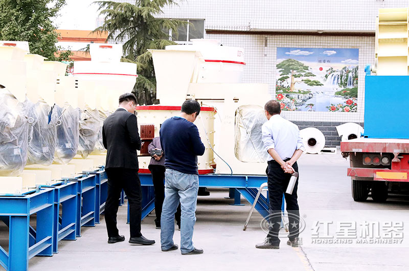 紅星立式復(fù)合破碎機價格合理，客戶選型