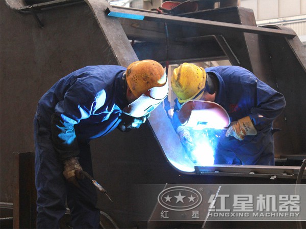 錘式破碎機(jī)匠心做工，質(zhì)量保證